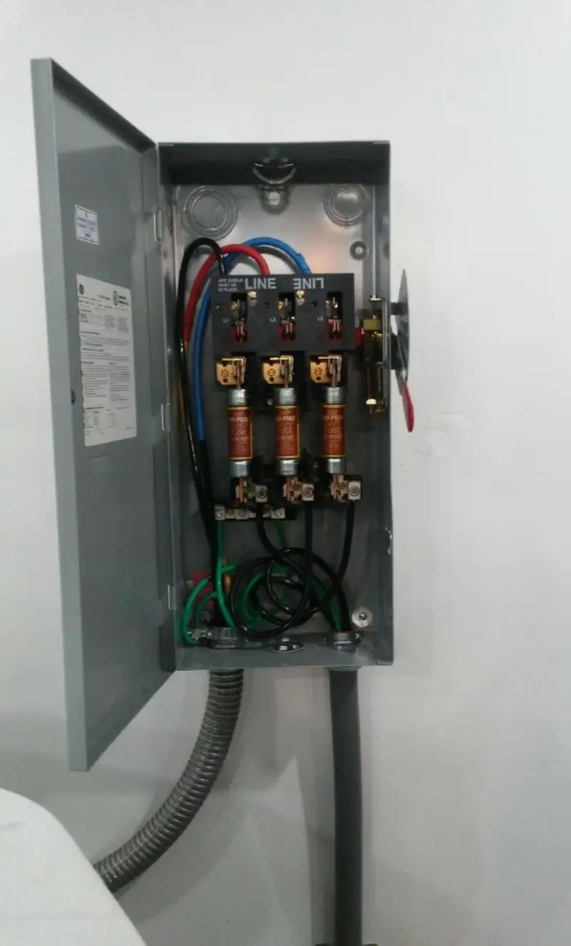 Three-phase disconnect switch installed for Electrical Wiring & Rewiring in East Alton